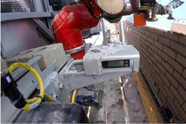 Chuyên phân phối bán buôn bén sỉ Robot xây dựng